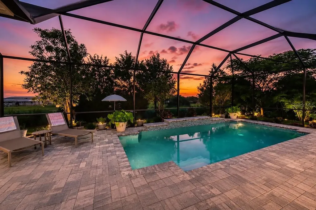 4657 Antrim Drive Sarasota FL 34240