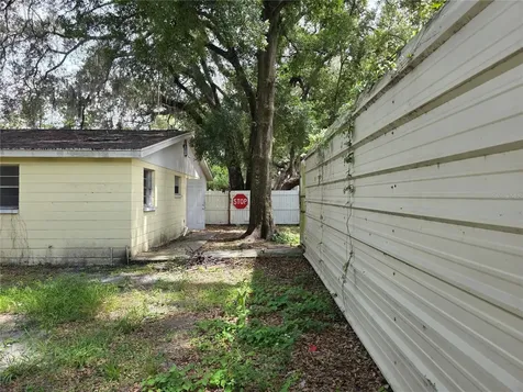 1212 E Chilkoot Avenue Tampa FL 33612