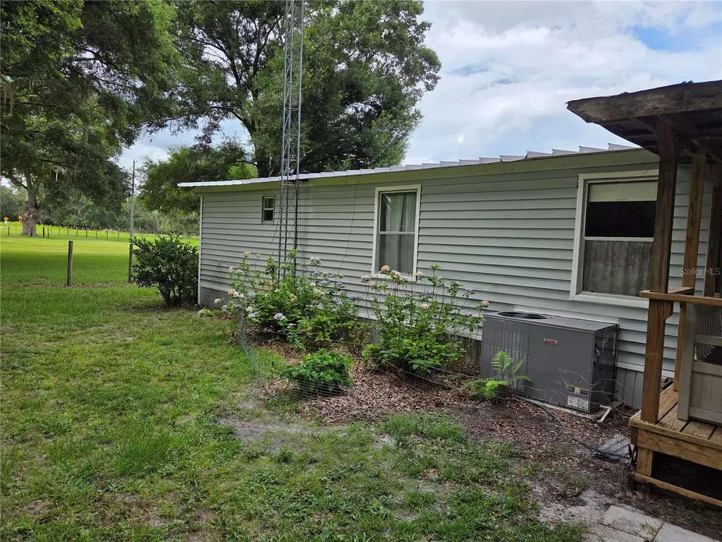 2450 SE 190th Terrace Morriston FL 32668