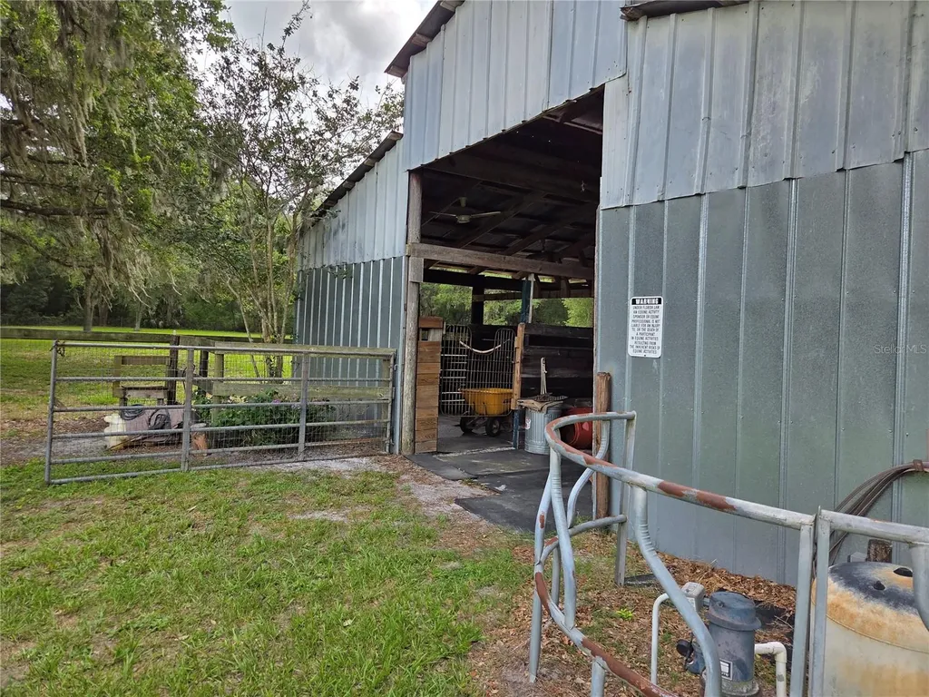 2450 SE 190th Terrace Morriston FL 32668