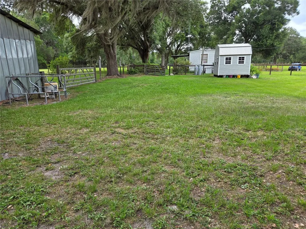 2450 SE 190th Terrace Morriston FL 32668
