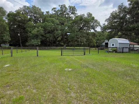 2450 SE 190th Terrace Morriston FL 32668