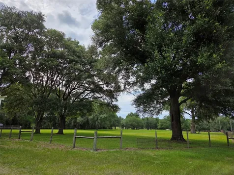 2450 SE 190th Terrace Morriston FL 32668
