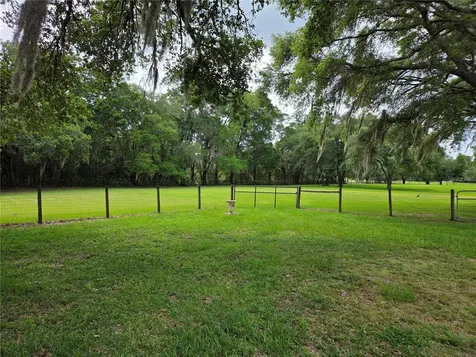 2450 SE 190th Terrace Morriston FL 32668