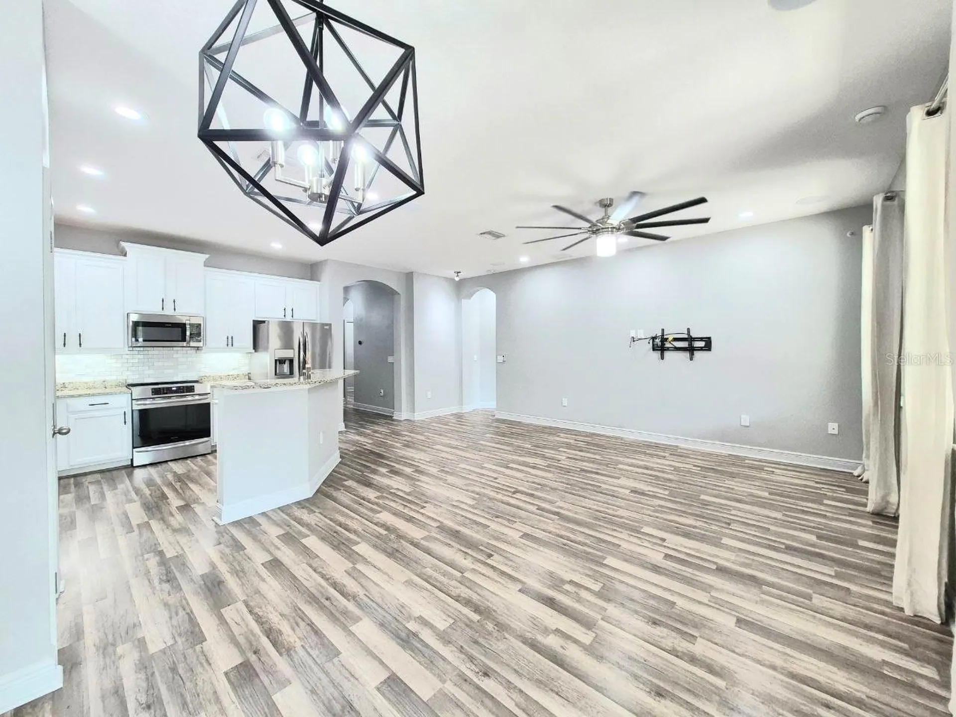 6913 S Wall Street Tampa FL 33616