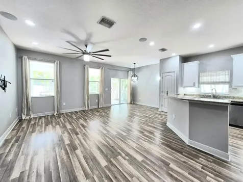 6913 S Wall Street Tampa FL 33616
