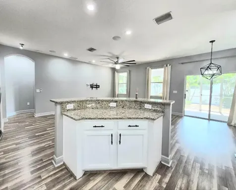 6913 S Wall Street Tampa FL 33616