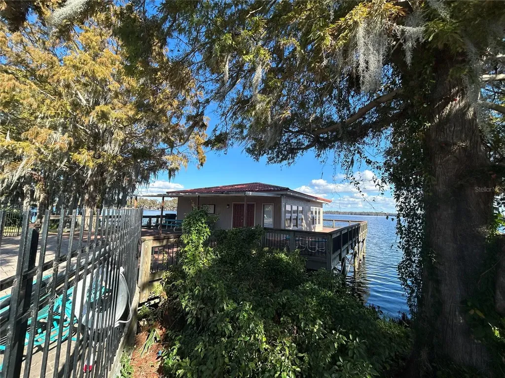 1171 Calle Del Rey Casselberry FL 32707