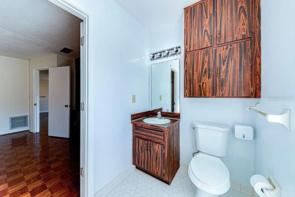 8998 Crichton Wood Drive Orlando FL 32819