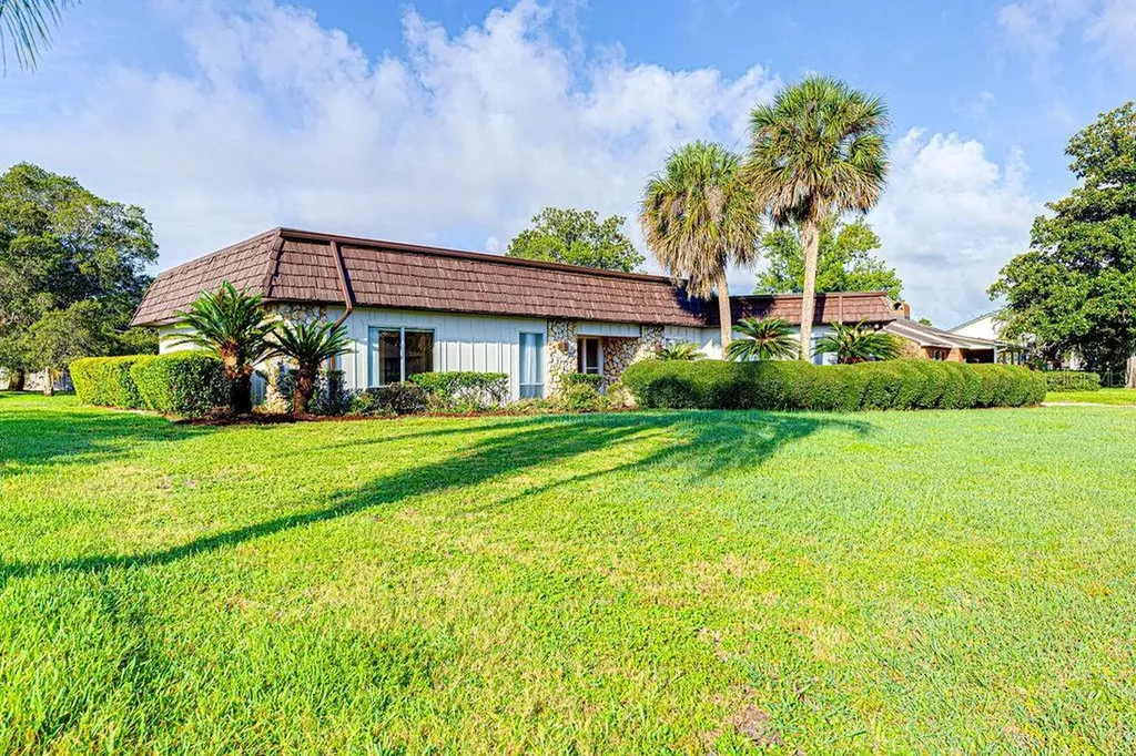 8998 Crichton Wood Drive Orlando FL 32819