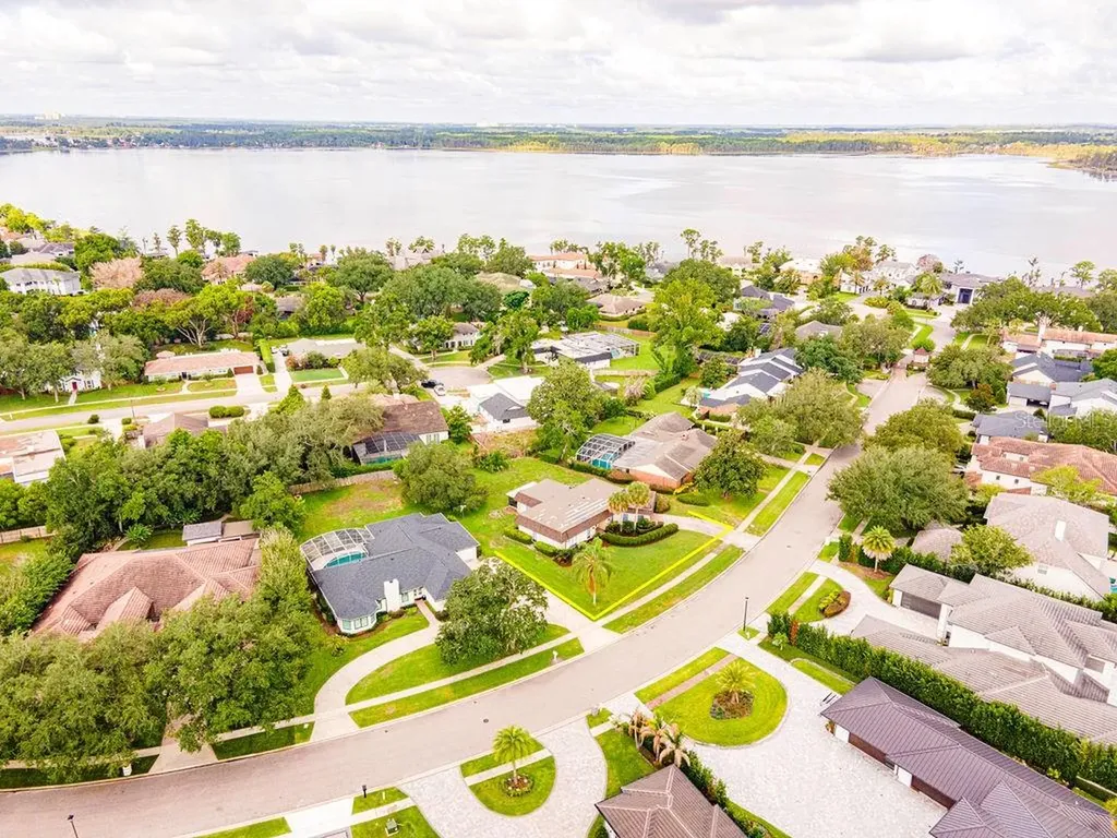 8998 Crichton Wood Drive Orlando FL 32819