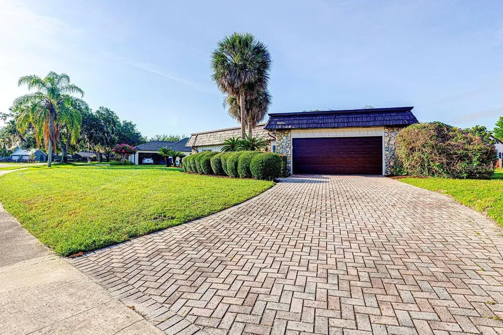 8998 Crichton Wood Drive Orlando FL 32819