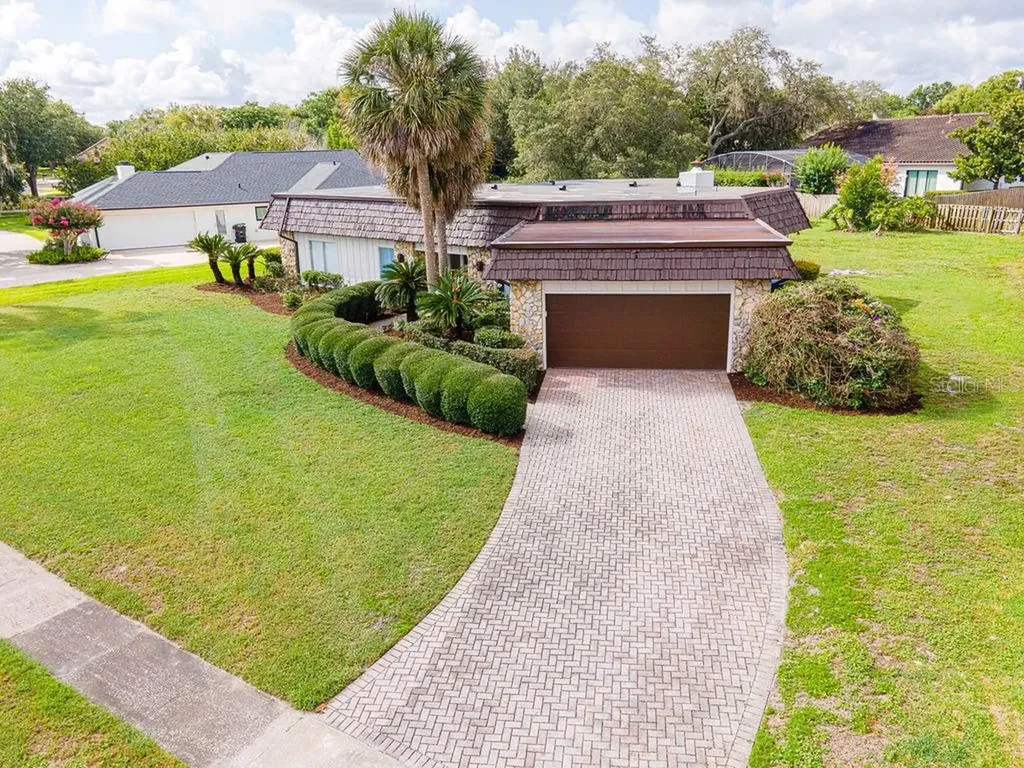 8998 Crichton Wood Drive Orlando FL 32819
