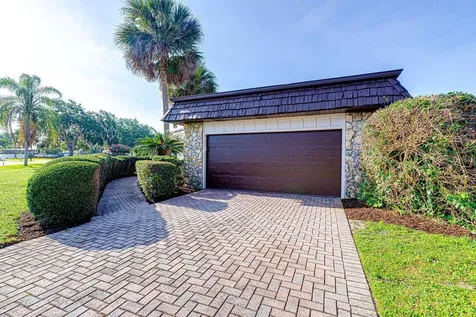 8998 Crichton Wood Drive Orlando FL 32819