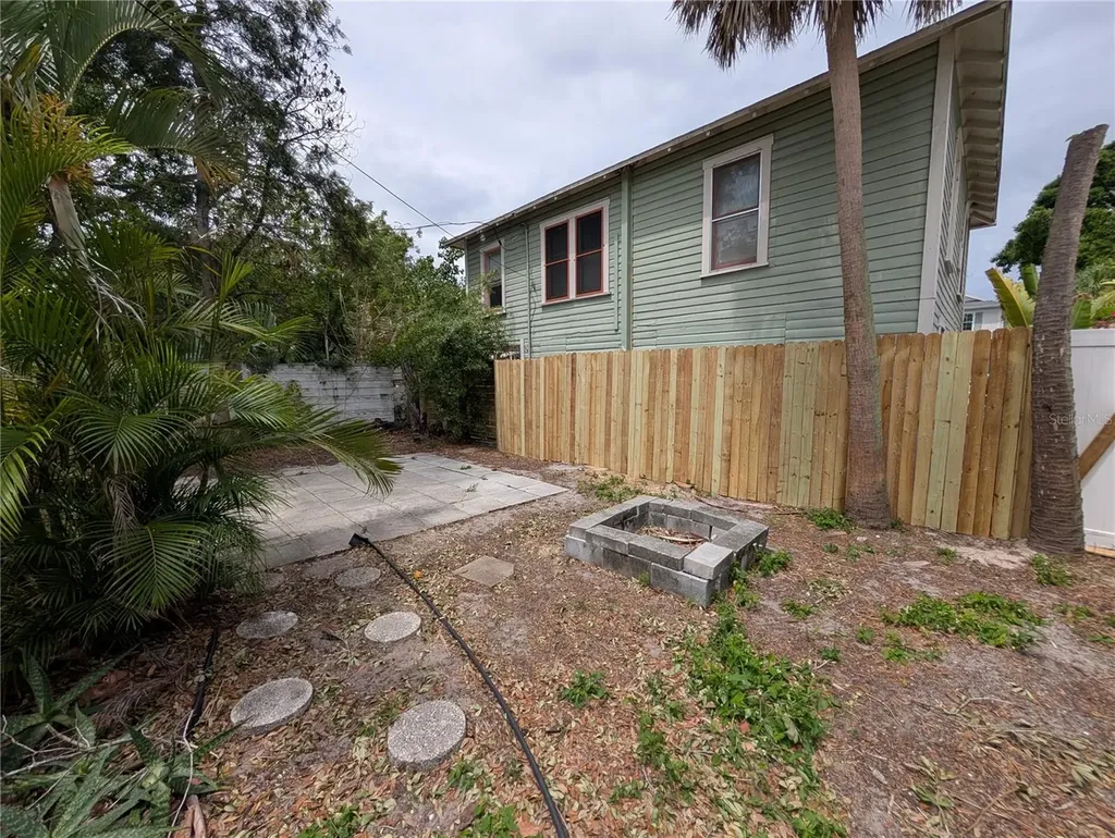 608 9th Avenue N St Petersburg FL 33701