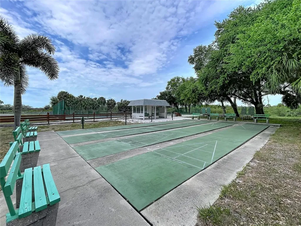 3212 38th Way S St Petersburg FL 33711