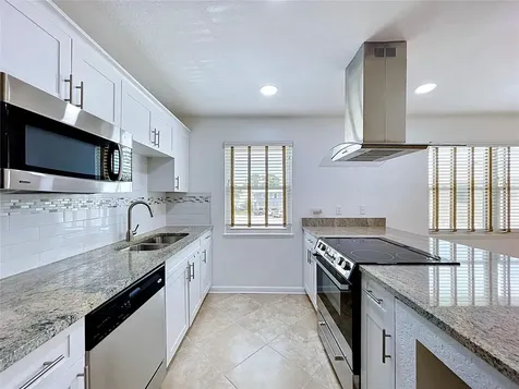 3212 38th Way S St Petersburg FL 33711
