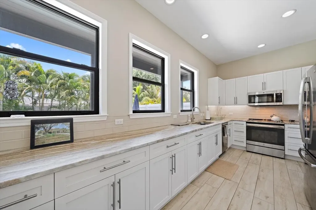 1905 Tulip Drive Sarasota FL 34239