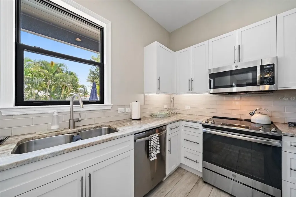 1905 Tulip Drive Sarasota FL 34239