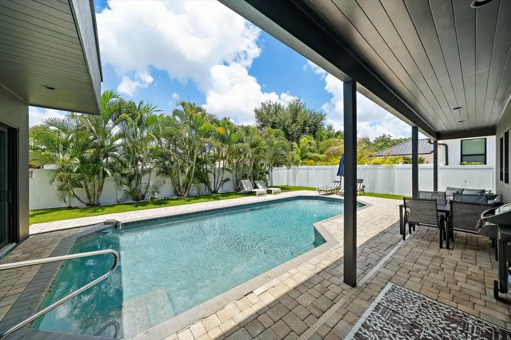 1905 Tulip Drive Sarasota FL 34239
