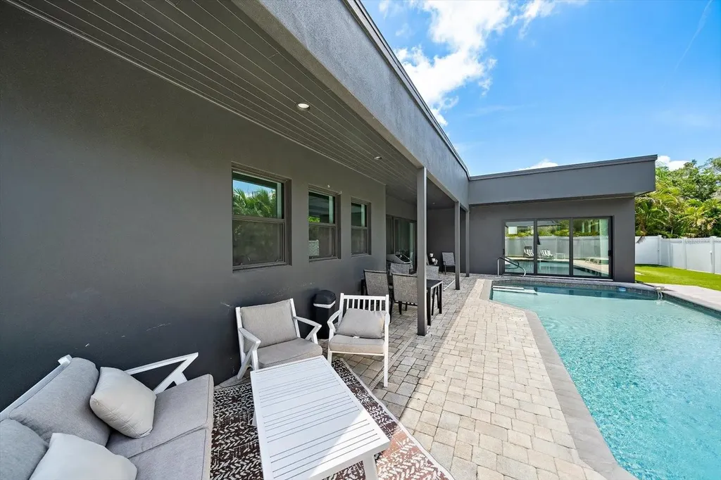 1905 Tulip Drive Sarasota FL 34239