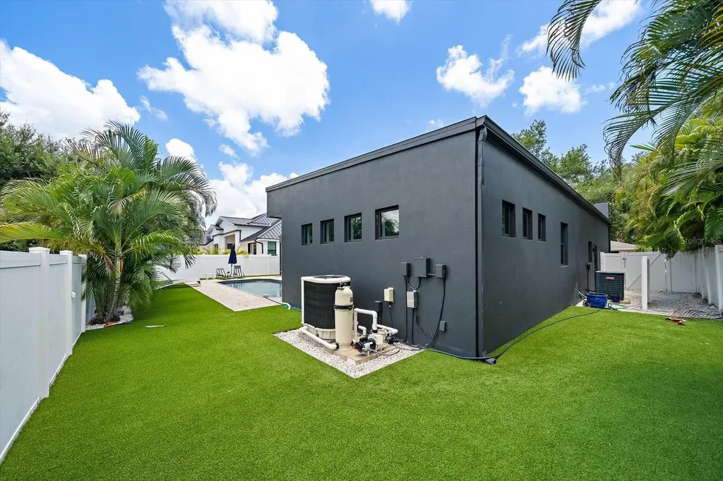 1905 Tulip Drive Sarasota FL 34239