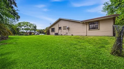 2660 SW 156th Avenue Davie FL 33331