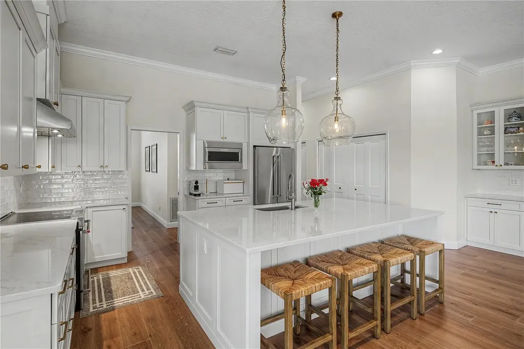 1319 Forestedge Boulevard Oldsmar FL 34677