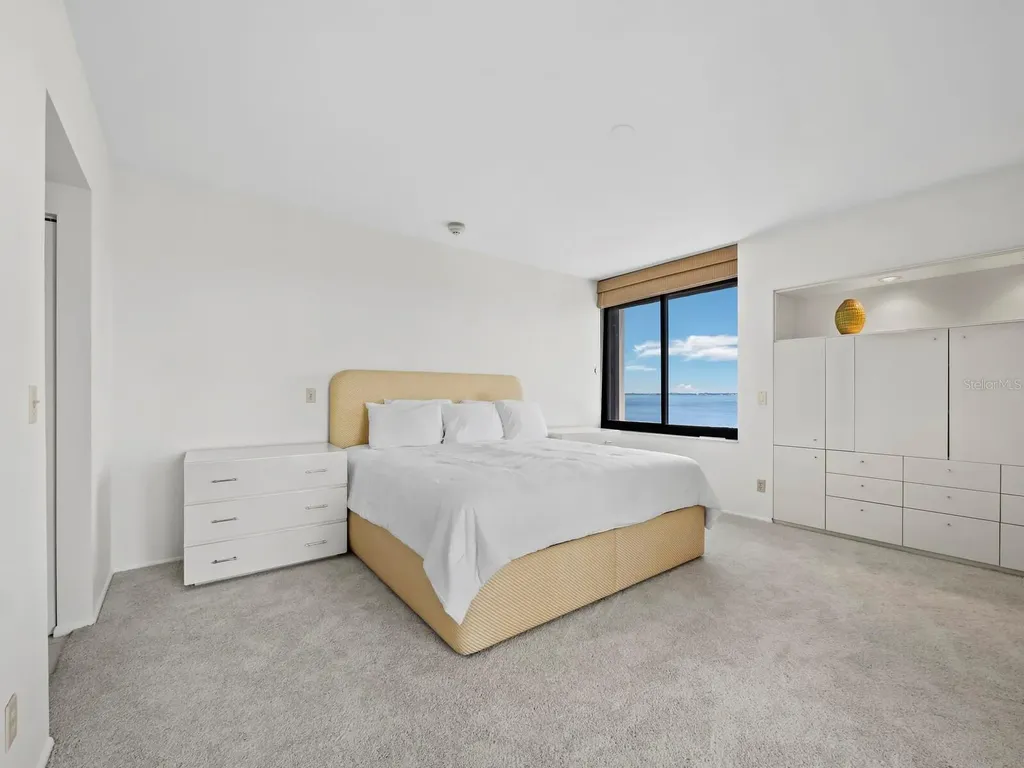 2020 Harbourside Drive Longboat Key FL 34228