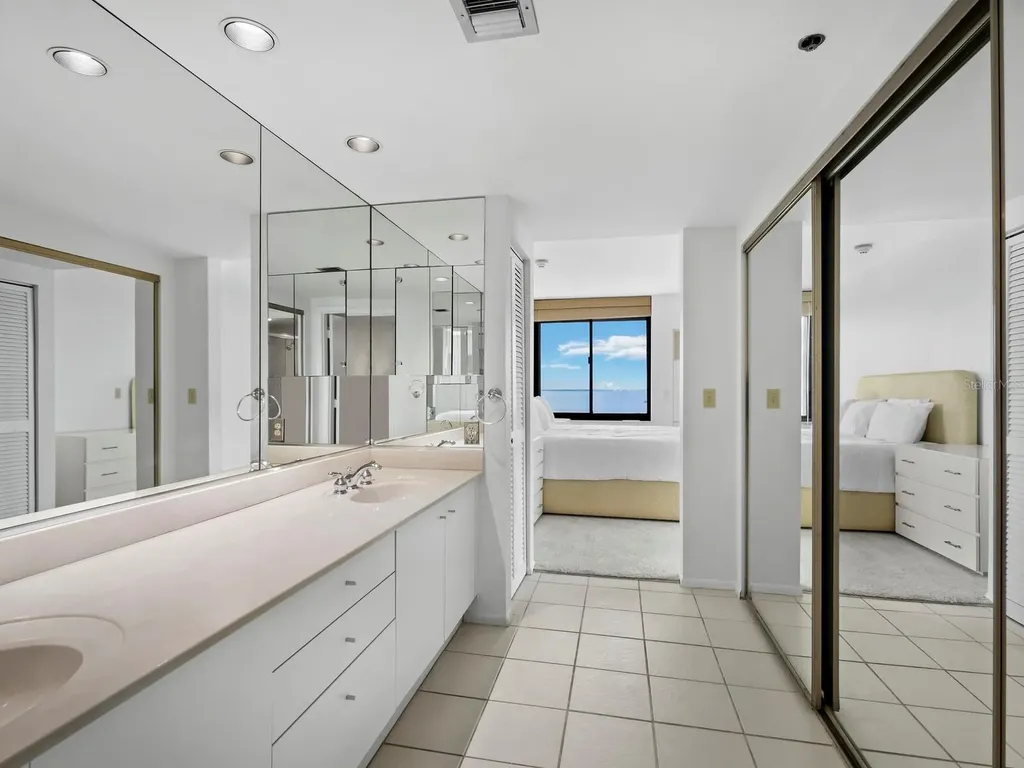 2020 Harbourside Drive Longboat Key FL 34228