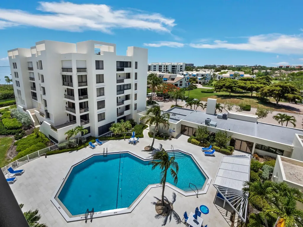 2020 Harbourside Drive Longboat Key FL 34228