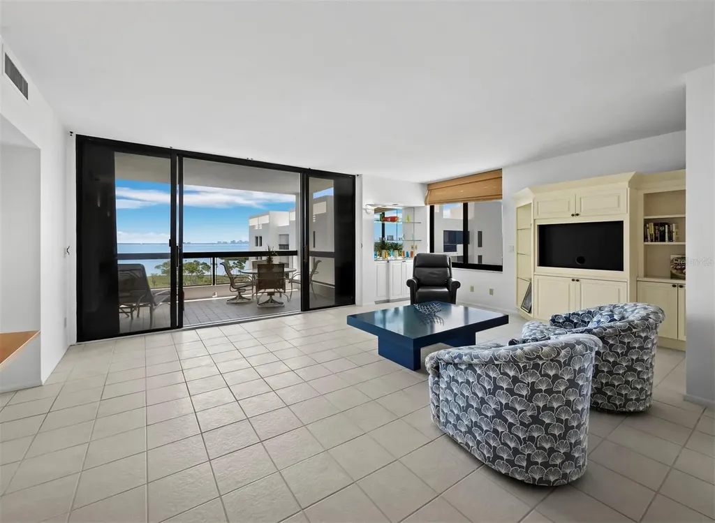 2020 Harbourside Drive Longboat Key FL 34228