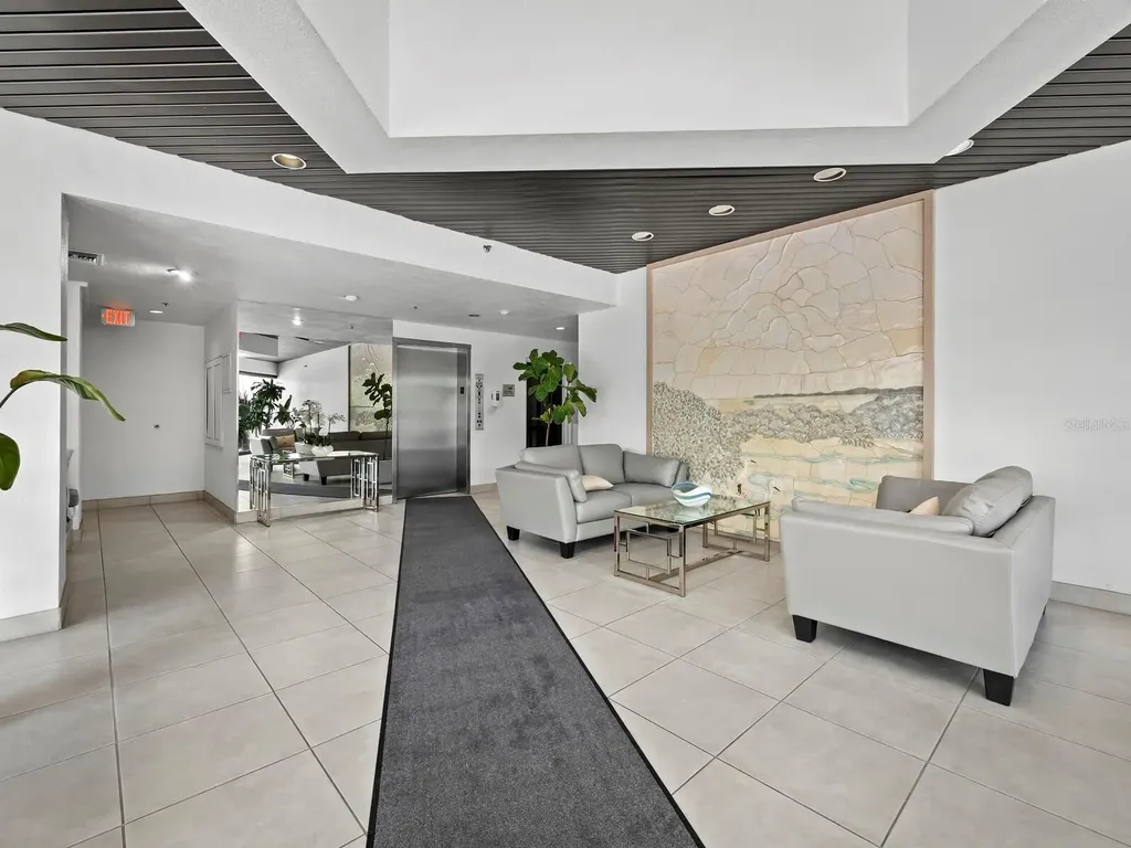 2020 Harbourside Drive Longboat Key FL 34228