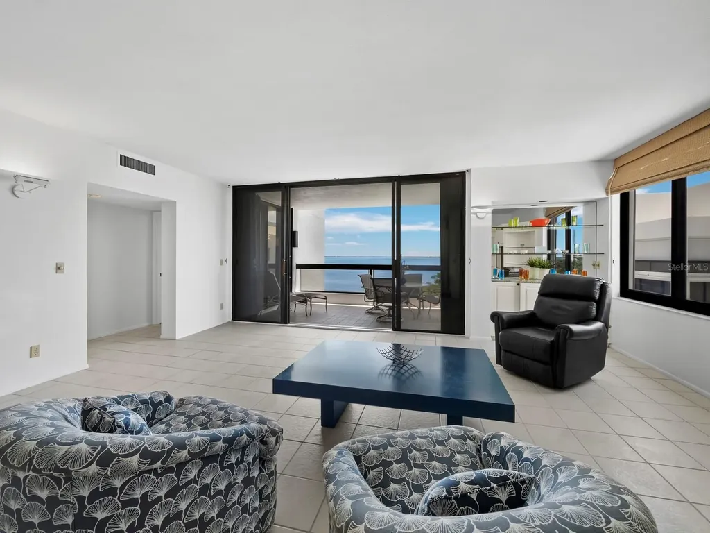 2020 Harbourside Drive Longboat Key FL 34228
