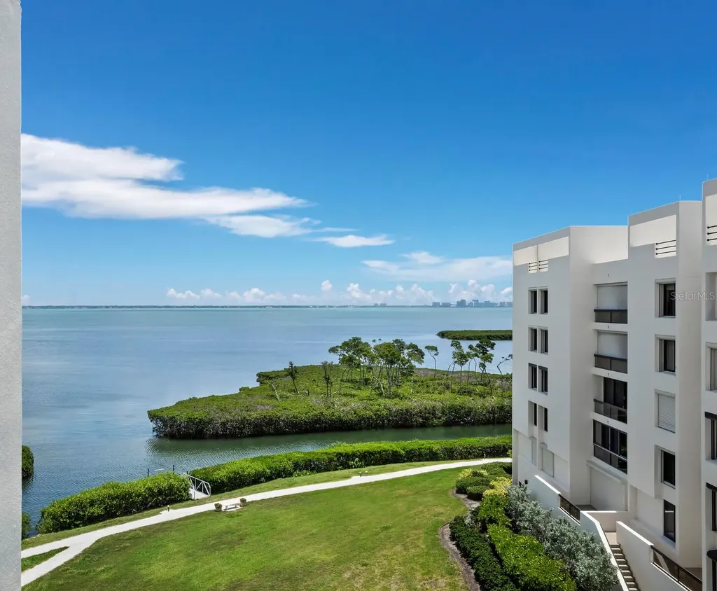 2020 Harbourside Drive Longboat Key FL 34228