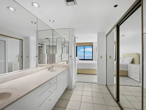2020 Harbourside Drive Longboat Key FL 34228