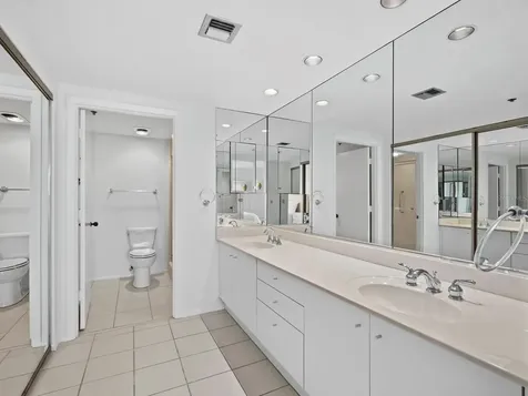 2020 Harbourside Drive Longboat Key FL 34228