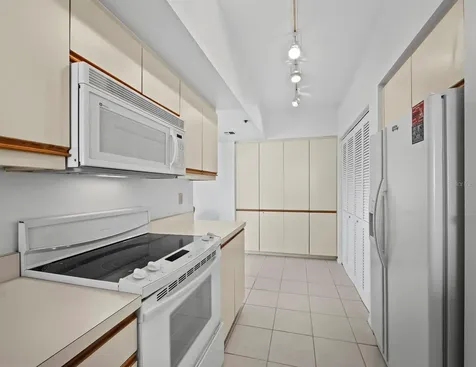 2020 Harbourside Drive Longboat Key FL 34228
