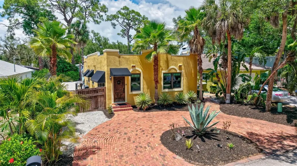 2437 Floyd Street Sarasota FL 34239