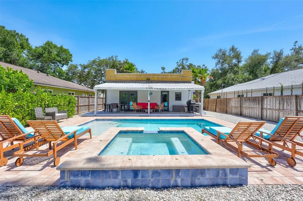 2437 Floyd Street Sarasota FL 34239