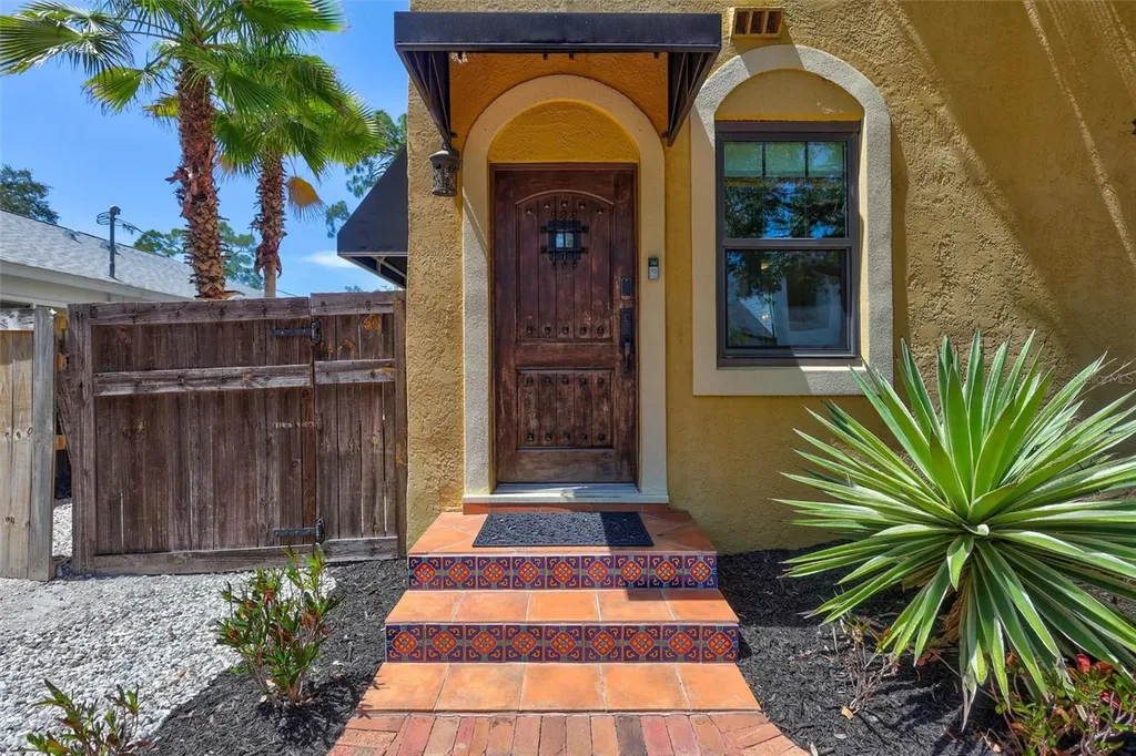 2437 Floyd Street Sarasota FL 34239