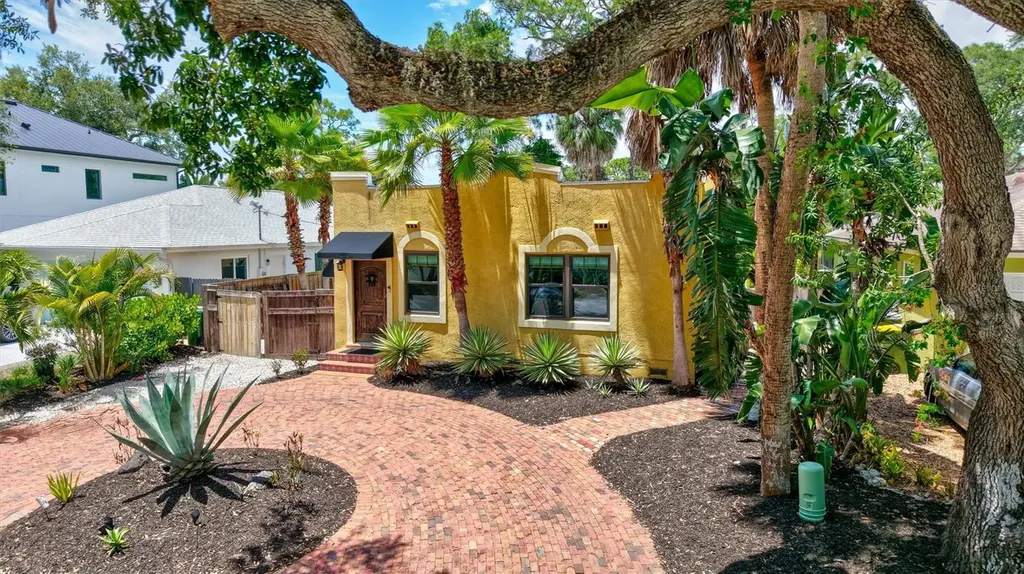 2437 Floyd Street Sarasota FL 34239