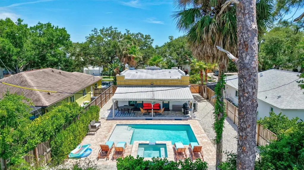 2437 Floyd Street Sarasota FL 34239