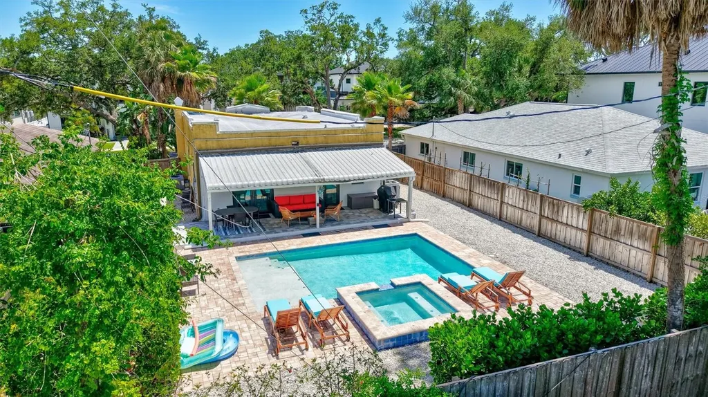 2437 Floyd Street Sarasota FL 34239