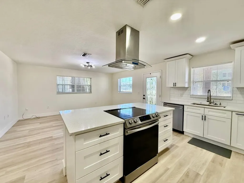 309 Fairfield Street Oldsmar FL 34677