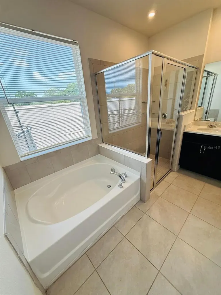 2290 Avian Loop Kissimmee FL 34741