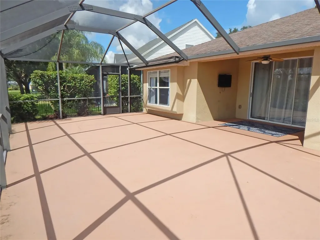6367 Bridgecrest Drive Lithia FL 33547