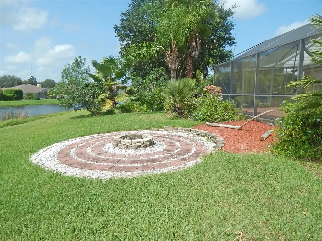 6367 Bridgecrest Drive Lithia FL 33547