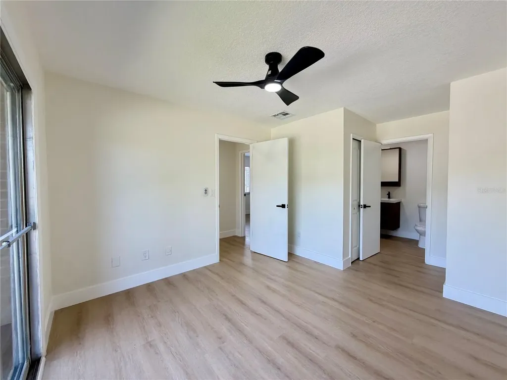 5100 Picadilly Circus Orlando FL 32839