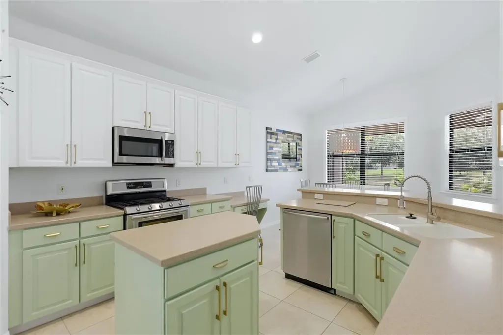428 Snapdragon Loop Bradenton FL 34212